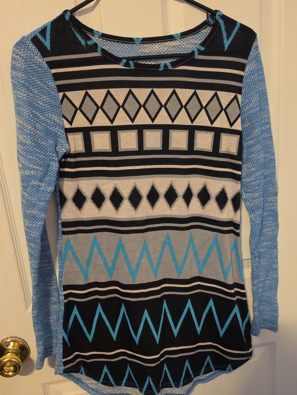 Women's Blue Patterned Long-Sleeve Sweater Top New Without Tags Size Small